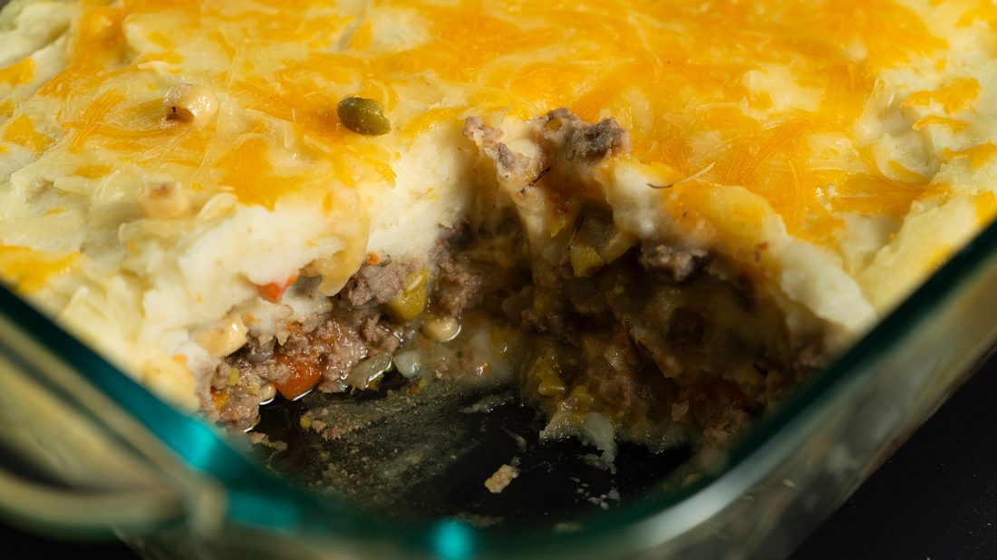Shepherd's casserole with a mashed potato top